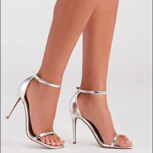 NWOT - Windsor Classic Moves Faux Leather Stiletto Heels Silver Size 7.5